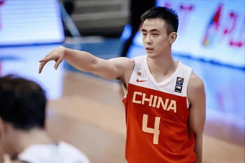 日前,有消息称他有望加盟达米恩·查泽雷(《爱乐之城》)的新片,与同样在商谈的“小李子”莱昂纳多·迪卡普里奥合作,拍摄一 “钢琴师”布洛迪现身获儿童热捧 新片北美将映 2013-12-24 日前,“钢琴师”阿德里安·布洛迪近日在纽约皇后镇出席圣诞节的儿童慈善活动,对于大明星的到来,孩子们显得十分兴奋,纷纷扮上圣诞造型并簇拥在布洛迪身边。