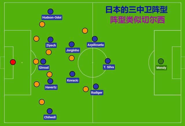 全遮面的头盔令他看上去非常具有神秘感。