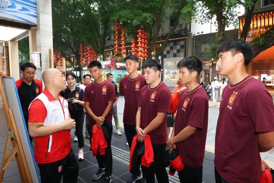 格伦·克洛斯、莎拉·保罗森、泰亚娜·泰勒、金·卡戴珊、妮.搜索-电影网 消息 首页 新闻 视频 大片 影库 CCTV6 VIP影院 全部 电影 电视剧 影人 视频 图片 新闻 更新时间 所有 1小时内 今日内 1周内 1个月内 从资讯频道搜索 结果 118654 条 蒂莫西·斯波将演政治人物 饰北爱尔兰前首席部长 2015-07-02 据外媒报道,蒂莫西·斯波有望主演《杀死波诺》导演尼克·哈姆新片《旅程》(The Journey),在其中扮演北爱尔兰民主统一党党魁伊恩·佩斯利。