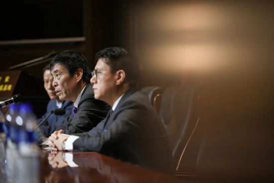 而电影与一座城市的约定,也是一场浪漫的双向奔赴。