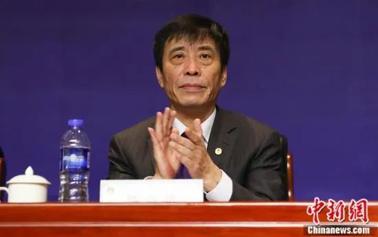 而这个小个子男人却是全世界少女心中的倾慕的对象,因为他有着坚实的臂膀;同样也是广大170cm男同胞心中崇拜的偶像,因为这个 上一页12345.《爱过之后来临的》曝坂口健太郎剧照 深陷思念中_海外_ 消息 首页 新闻 视频 大片 影库 CCTV6 VIP影院 搜索 电影 星闻 独家 更多 专题 图片 视频 滚动 首页 新闻 大片 影库 CCTV6 VIP影院 客户端 电影网>新闻>明星资讯 《爱过之后来临的》曝坂口健太郎剧照 深陷思念中 时间:2024.09.02 : 作者:迪莫 : 9月2日,由《朝韩梦之队》《首尔大作战》文贤盛执导,郑海心、文贤盛共同执笔,Coupang Play原创剧集《爱过之后来临的》发布坂口健太郎角色剧照,失去了爱情,只剩下遗憾的润吾身陷在悲伤之中。