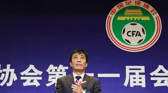 看点:影片由《阿甘正传》的原班人马打造,时隔三十年,“阿甘”与“珍妮”再续前缘。