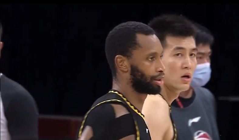 该人士最近接受采访时说：“在相互了解的 韩女星朴敏英清纯造型曝光 扎辫子穿高中校服 2011-04-18 近日，据美国某媒体报道，韩国女星朴敏英近期正拍摄《城市猎人》，她日前也在自己微博上率先了公开她在剧中的校服造型。