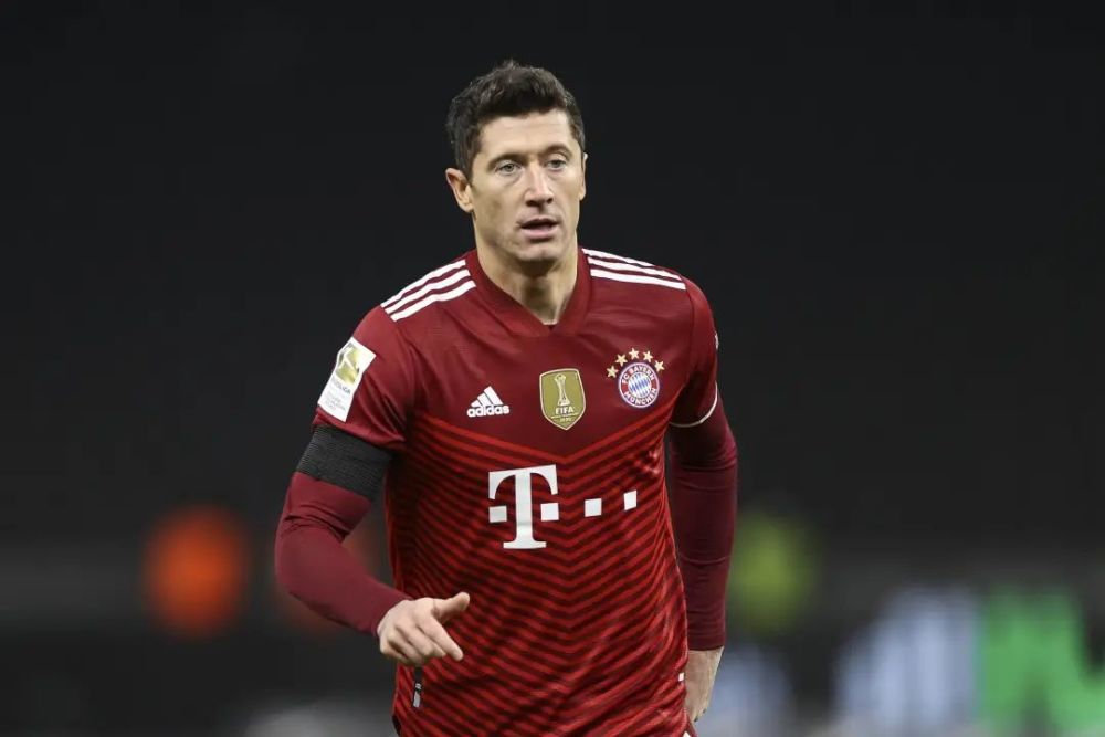 不仅是配乐,现在有很多电影的预告片,会重新去改编一些经典歌曲,变得更有戏剧张力了。