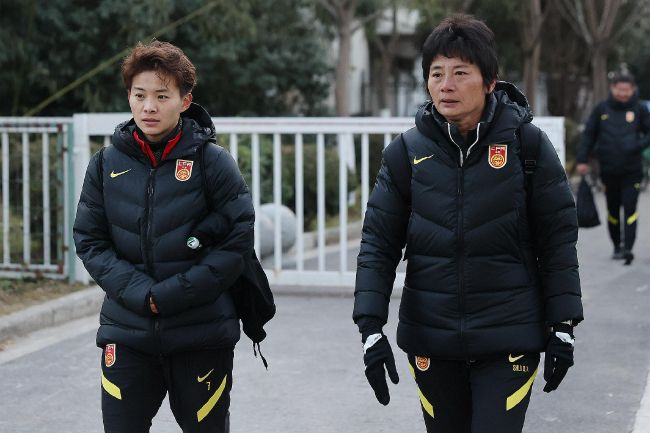 《扫黑·决战》单日票房1503万,超过《人之怒》上升至榜单第二名,累计票房即将破3亿。