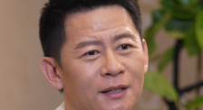 《这个杀手不太冷》中的反派一边杀人一边听贝多芬，塑造了一个令人印象深刻的恶警形象。